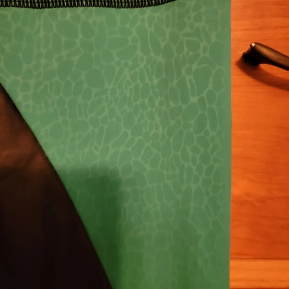 Zyia teal and black metallic leggings, size 8/10 - Picture 2 of 5